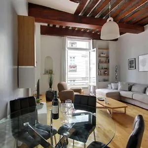 https://hostnfly-apartments-luminous-loft-in-saint-germain-des-prs.fr-paris.fr